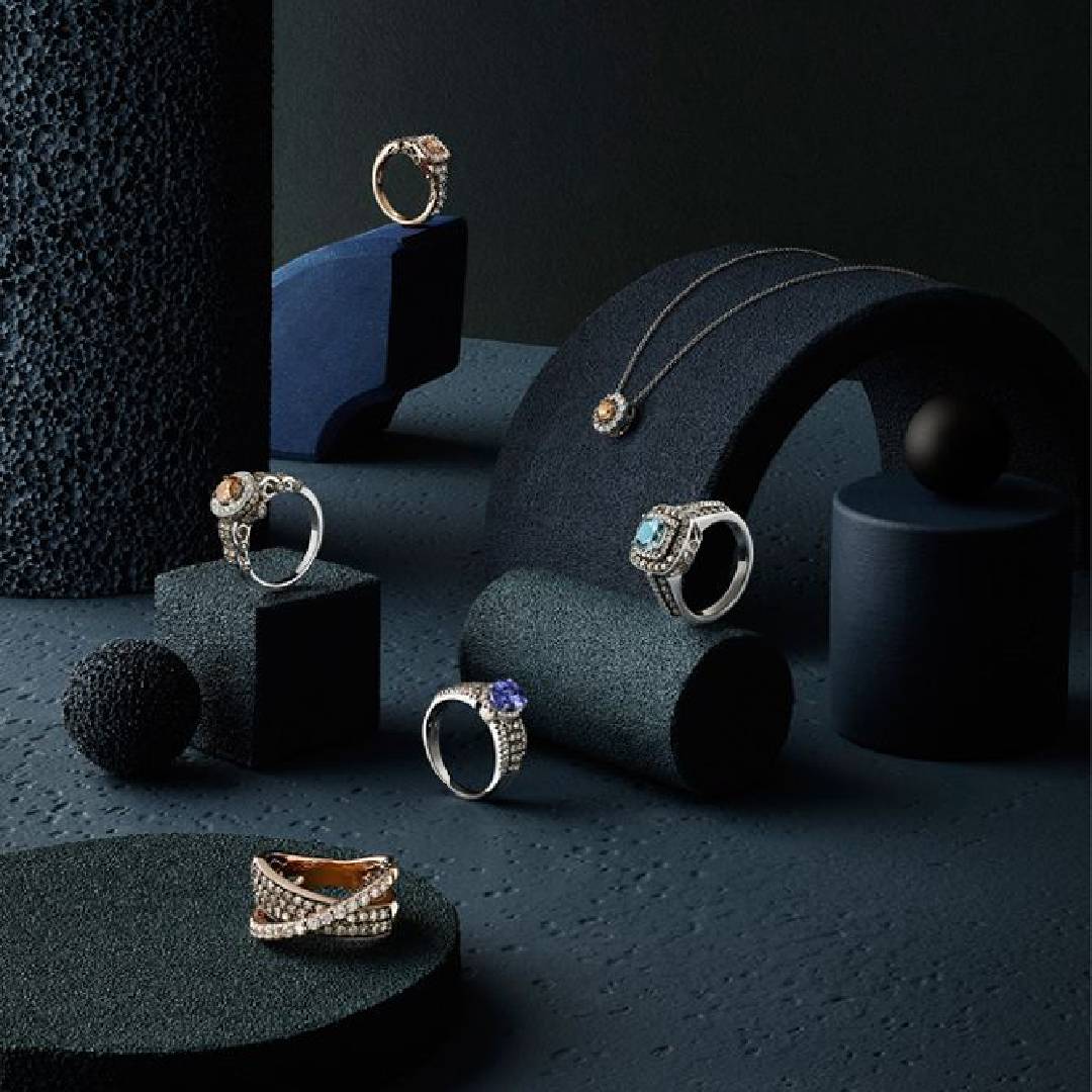 Vintage vs Modern Engagement Rings: What’s Trending?