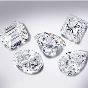 Best Diamond Shapes for Small Hands