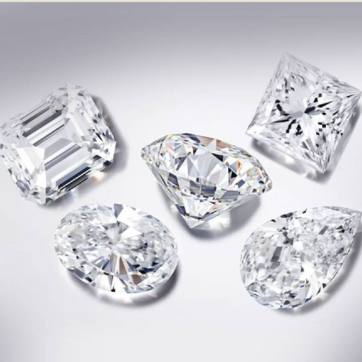 Best Diamond Shapes for Small Hands