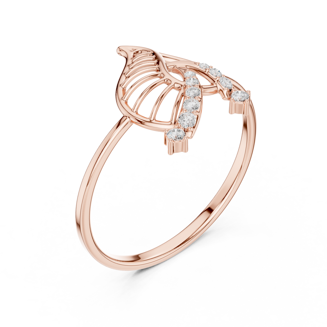 Stylish heart-shaped diamond pendant in modern rose gold chain.