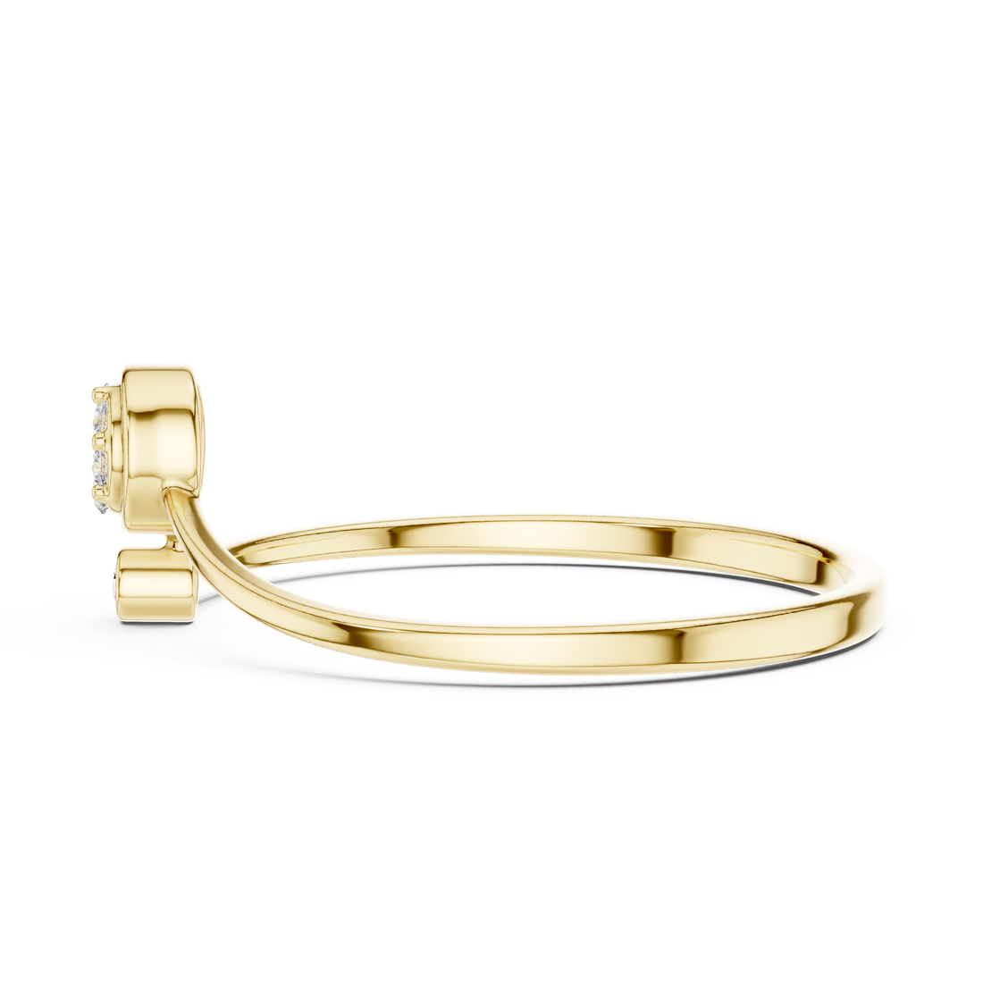 Vintage-inspired diamond ring with engraved gold detailing.