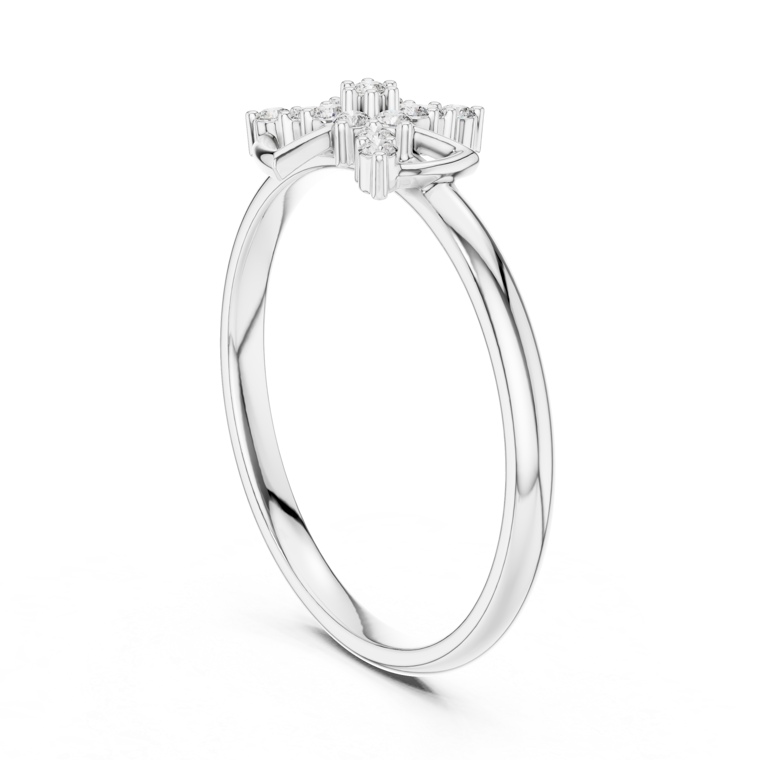 Minimalist chain bracelet with subtle diamond detailing.
