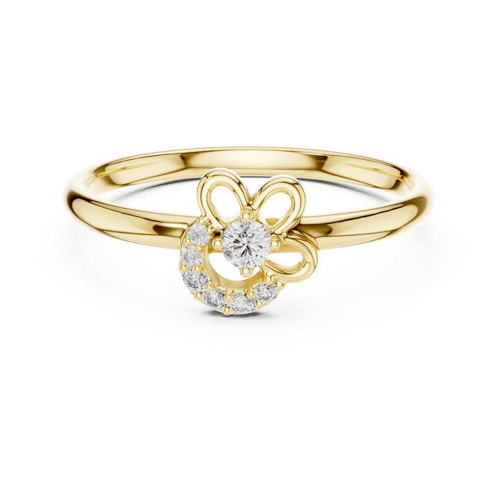 Vintage bracelet with engraved decorative pattern.