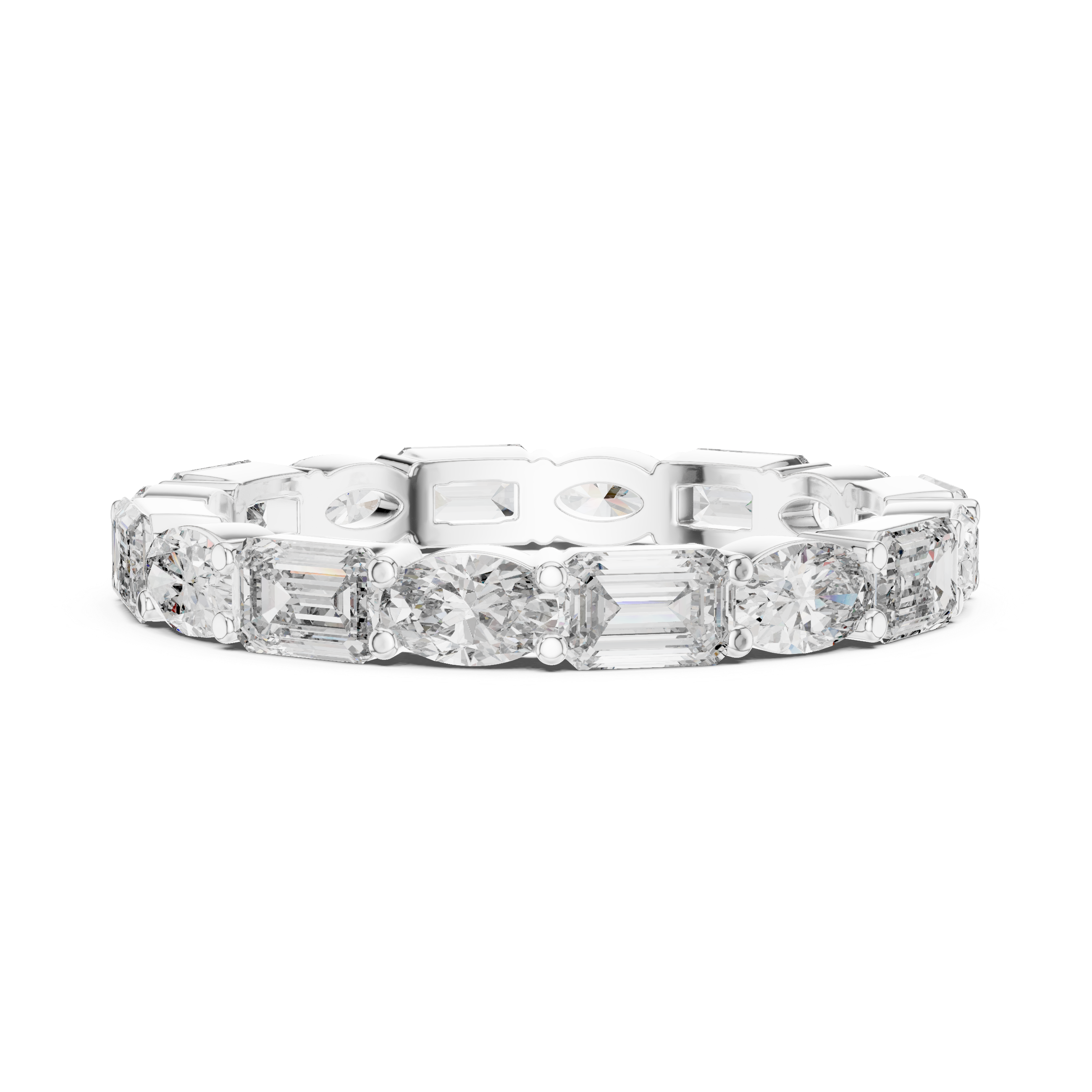 Diamond choker necklace with sparkle.