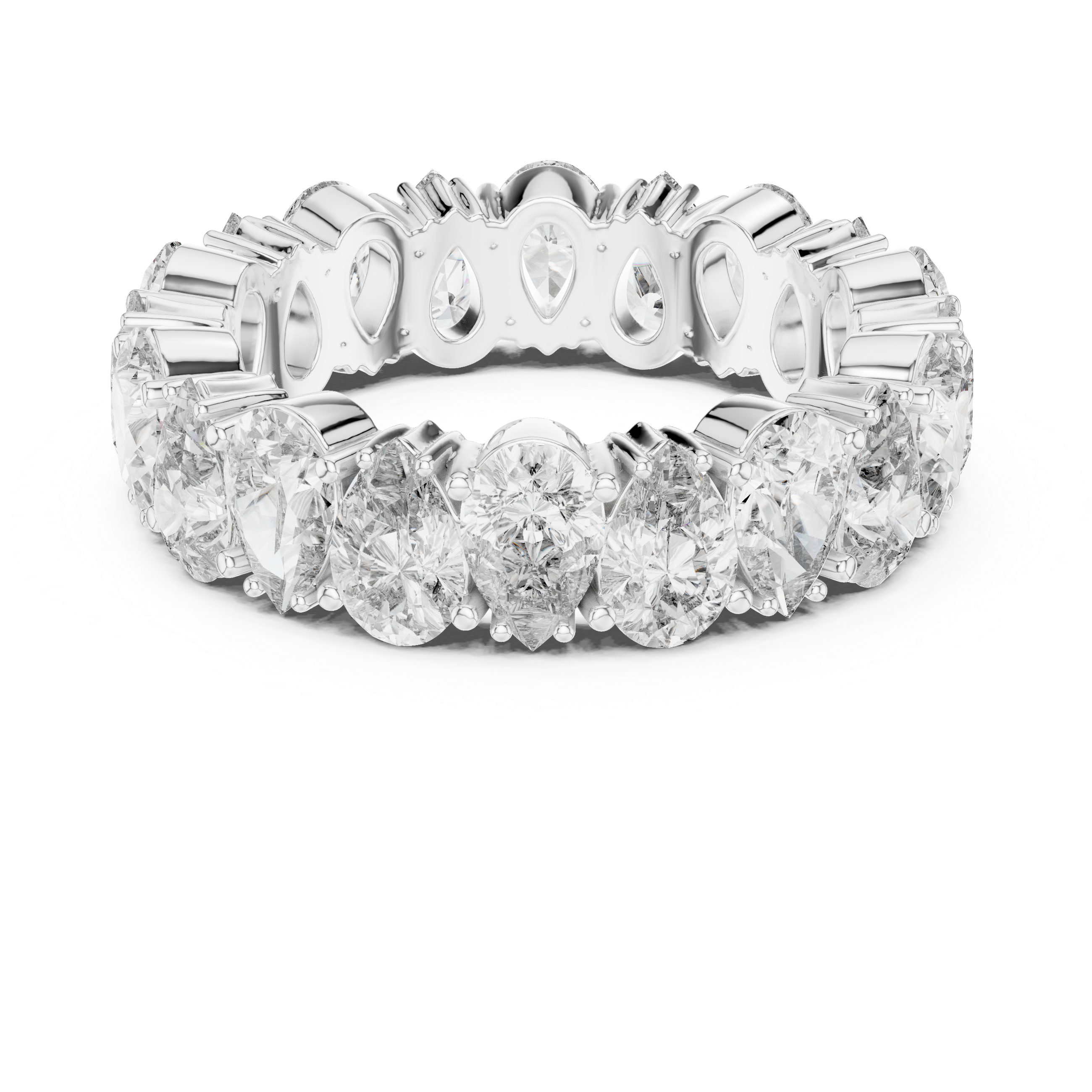 Engagement jewellery set with diamonds.
