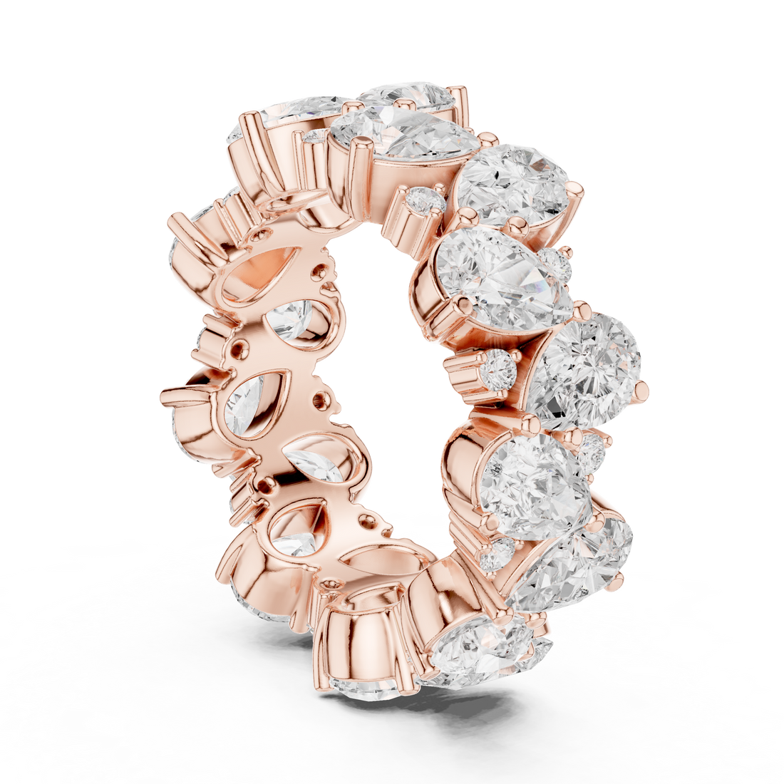 Classic diamond tennis bracelet in gold.