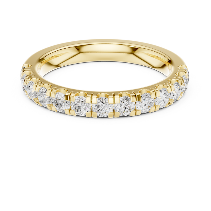 Minimalist chain bracelet with delicate links and lightweight design.