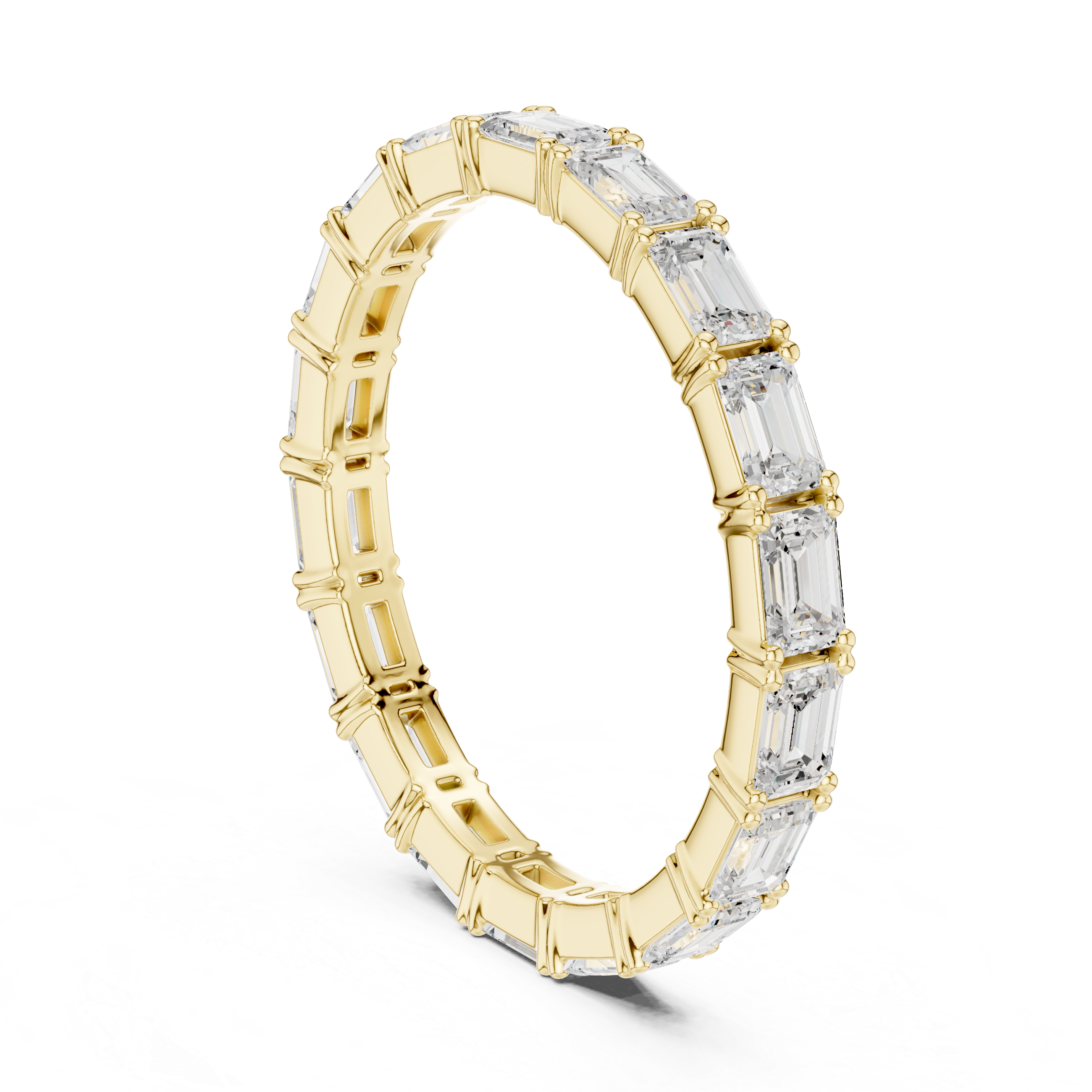 Contemporary minimal chain necklace with sleek lightweight finish.