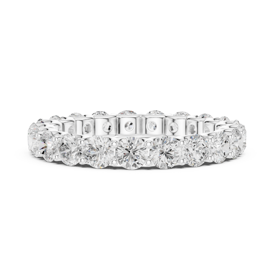 Elegant chain bracelet featuring delicate interlocking links and polished finish.