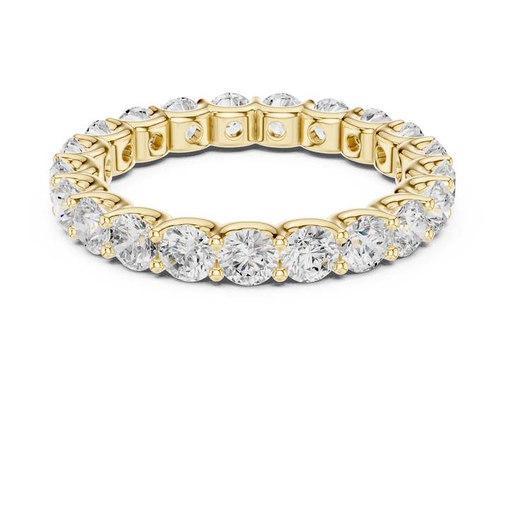 Classic charm bracelet featuring heart-shaped hanging charm.