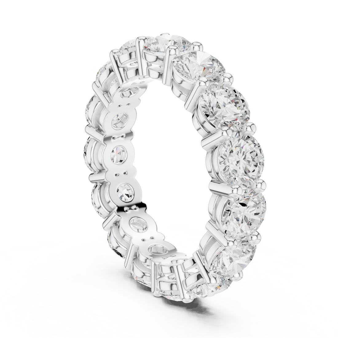 Vintage-style hinged bangle bracelet with engraved patterns.