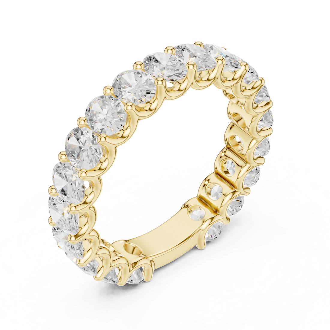 Luxury bridal diamond set featuring high-end craftsmanship.