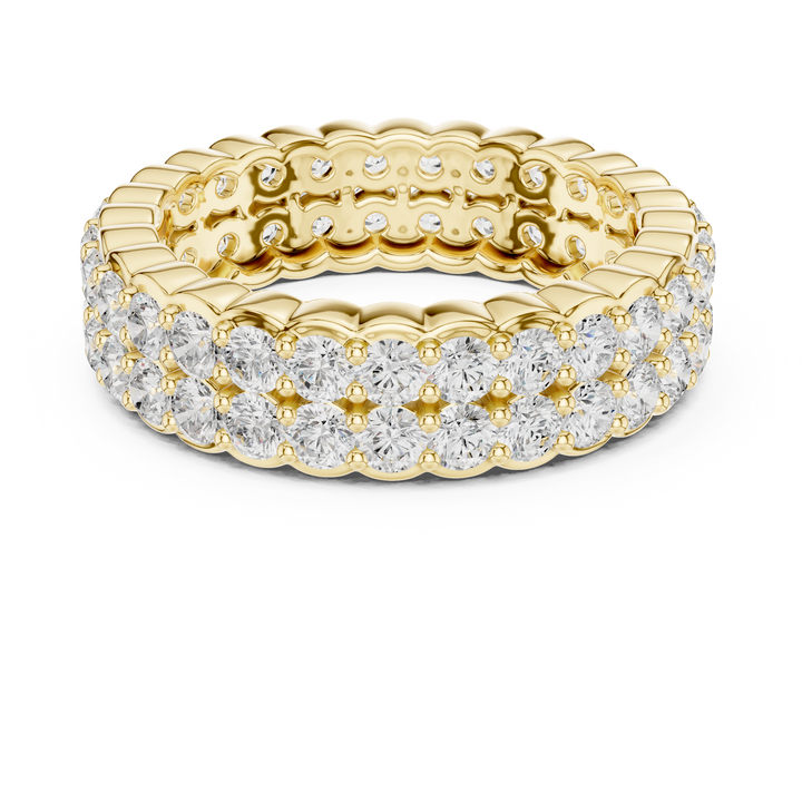 Elegant tennis bracelet featuring uniform diamond pattern.