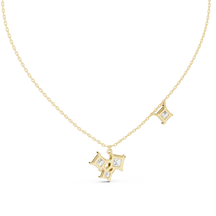 Classic charm bracelet featuring heart-shaped hanging charm.