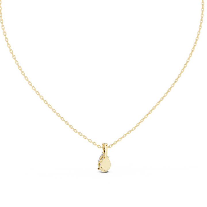 Classic charm bracelet featuring heart-shaped hanging charm.