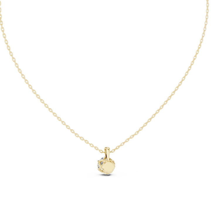 Elegant tennis bracelet featuring uniform diamond pattern.
