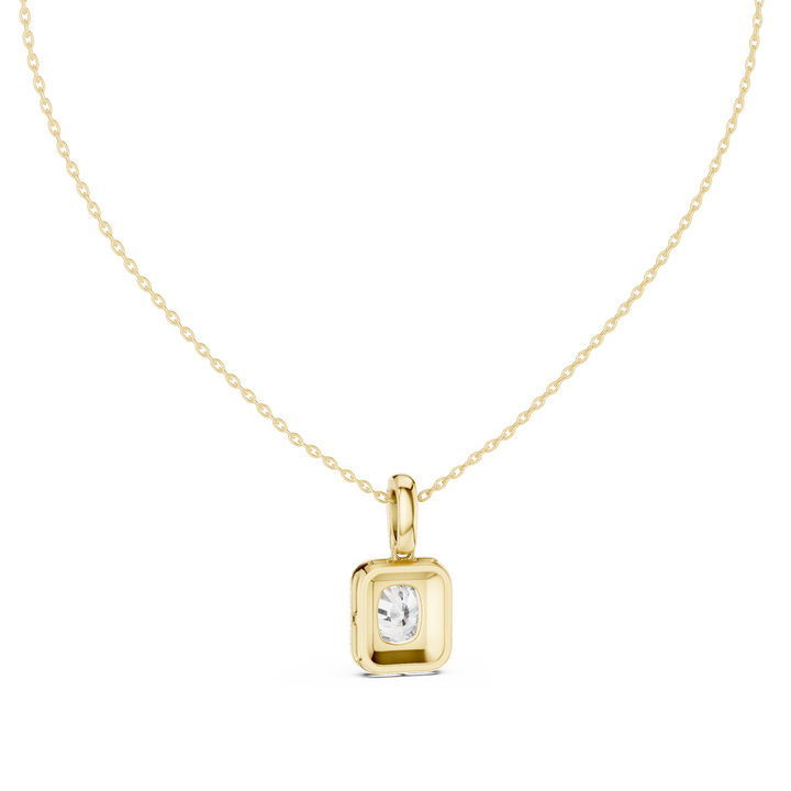 Sparkling featuring intricate diamond detail and fine finish
