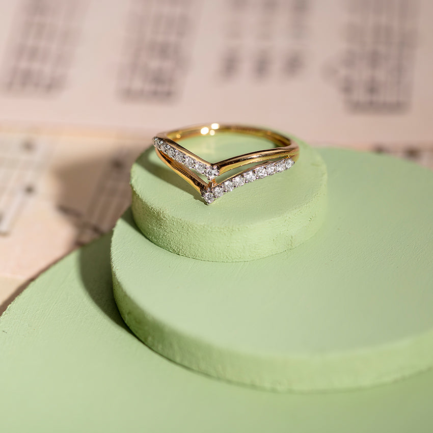 Classic Duo V Diamond Ring