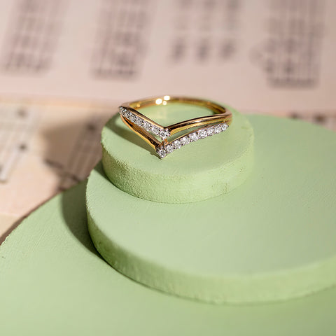 Classic Duo V Diamond Ring