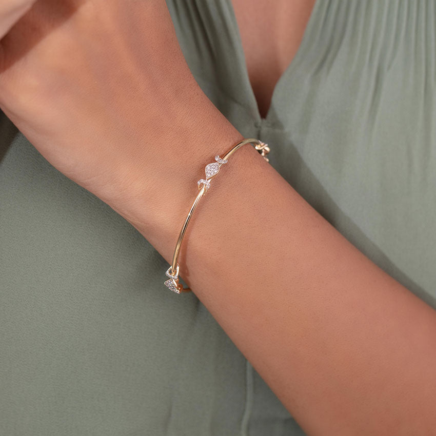 Saarya Diamond Bangle