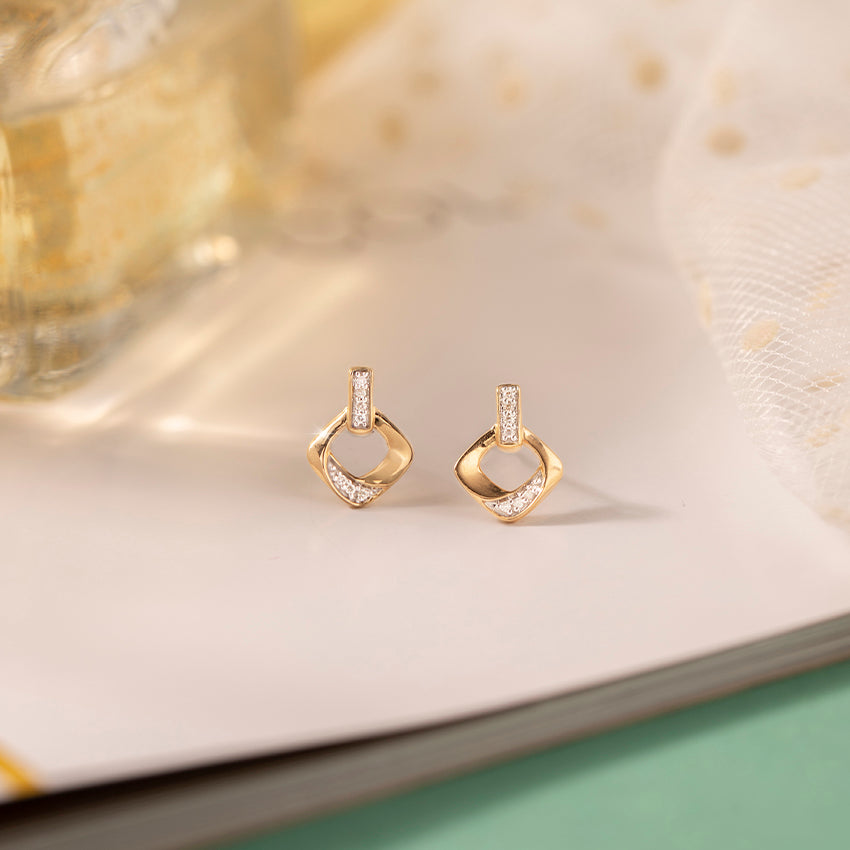 Alluring Diamond Stud Earrings