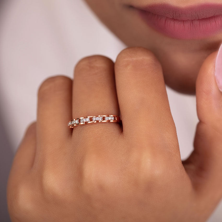 Julia Interlinked Diamond Band