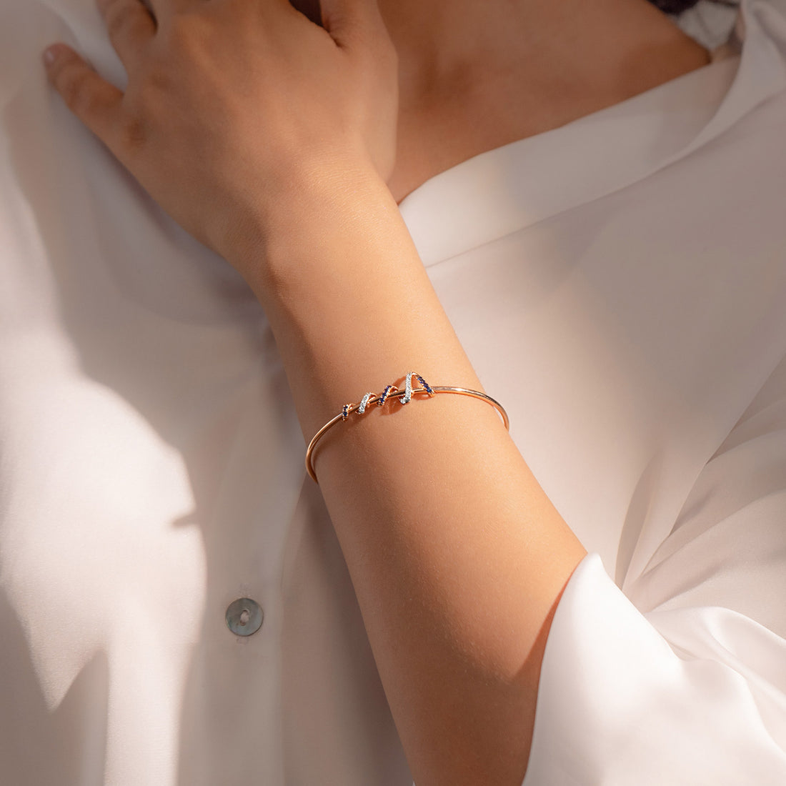 Opulent Aura Diamond Tube Bracelet