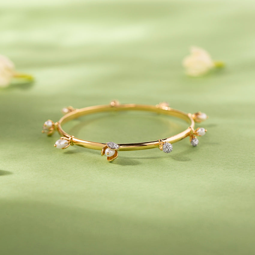 Swaying Pearl Bangle