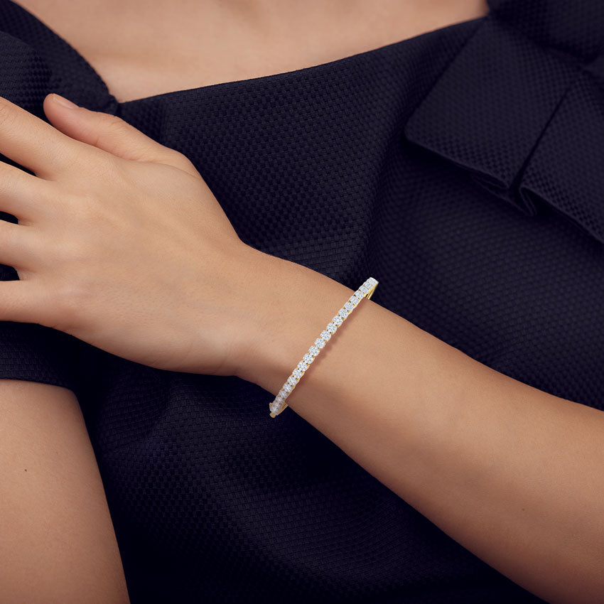 Elegant Cluster Diamond Bracelet