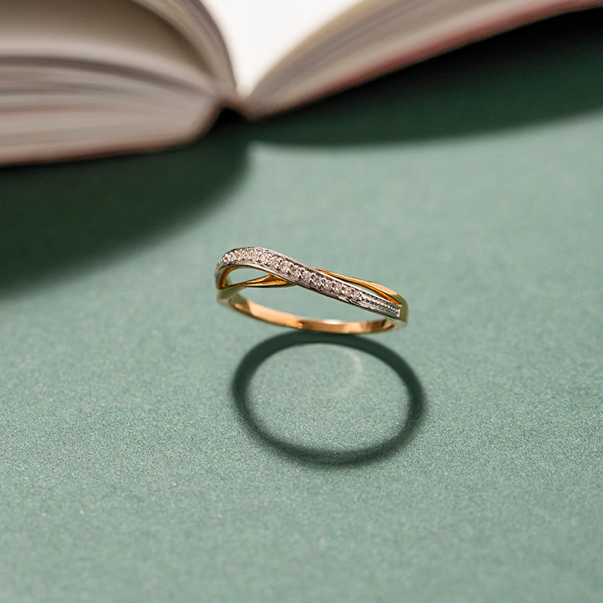 Beryl Overlapping Diamond Ring