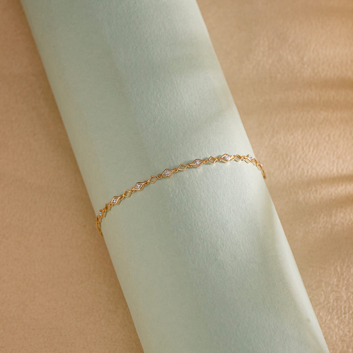 Sparkling Hues Diamond Chain Bracelet