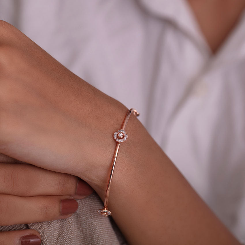 Yahvi Diamond Bangle