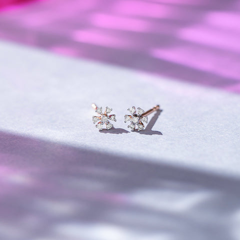 Shiny Daisy Diamond Stud Earrings