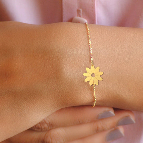 Pearly Blossom Gold Bracelet