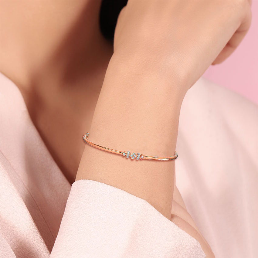 Glinting Clover Diamond Bangle