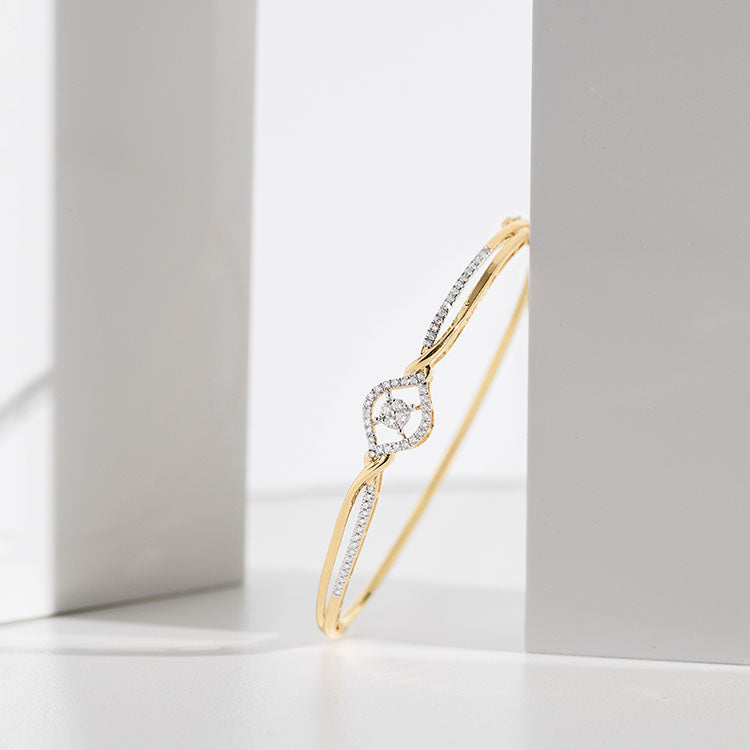 Gleaming Curve Diamond Bracelet