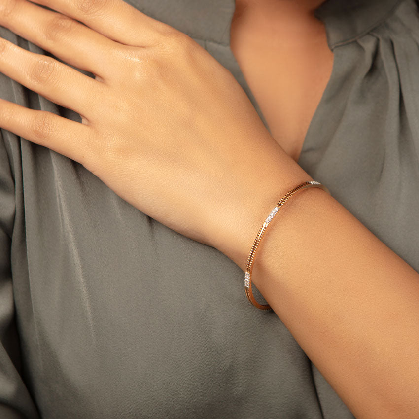 Classic Rose Diamond Bangle