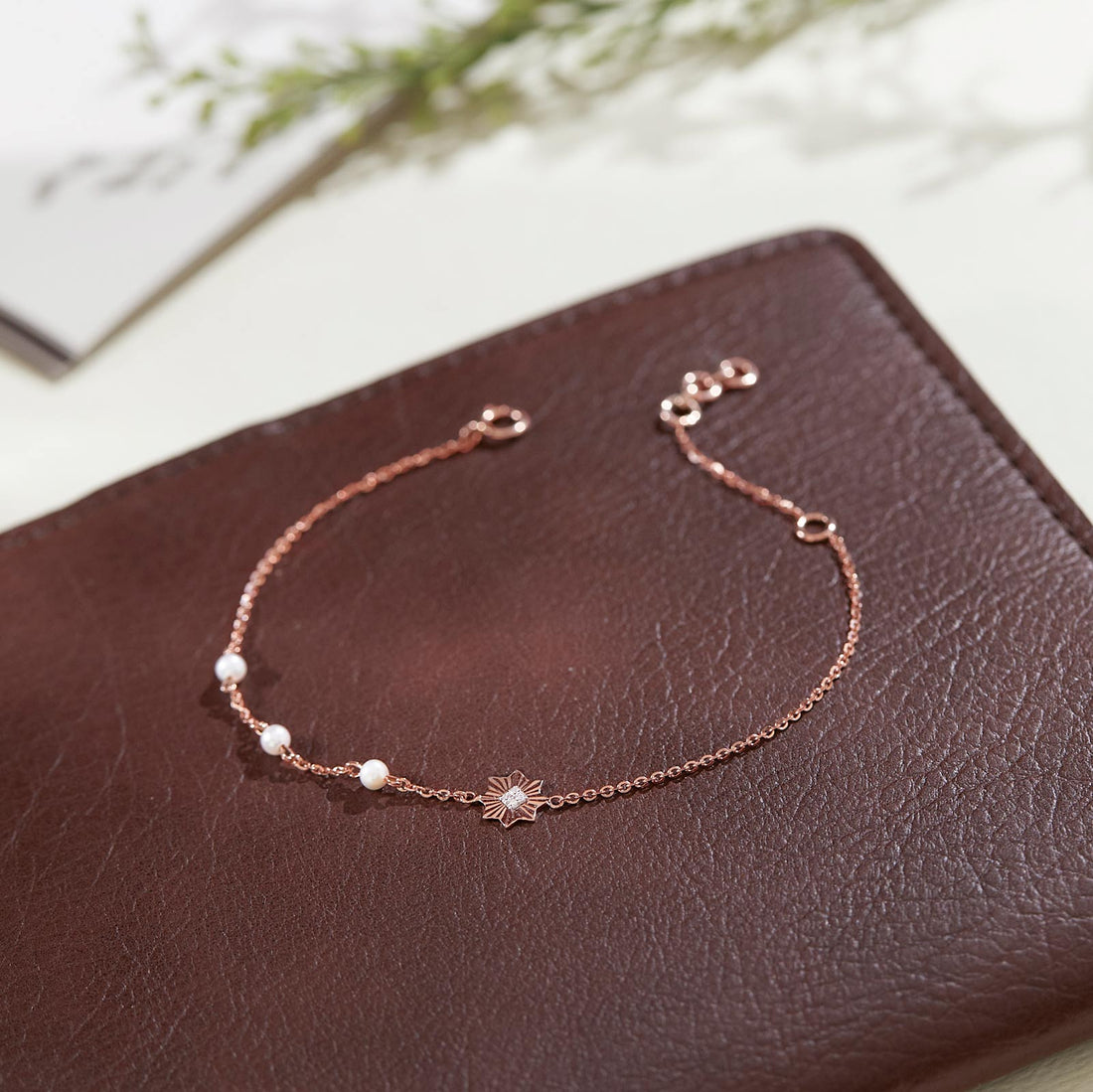 Twinkling Starburst Diamond Chain Bracelet