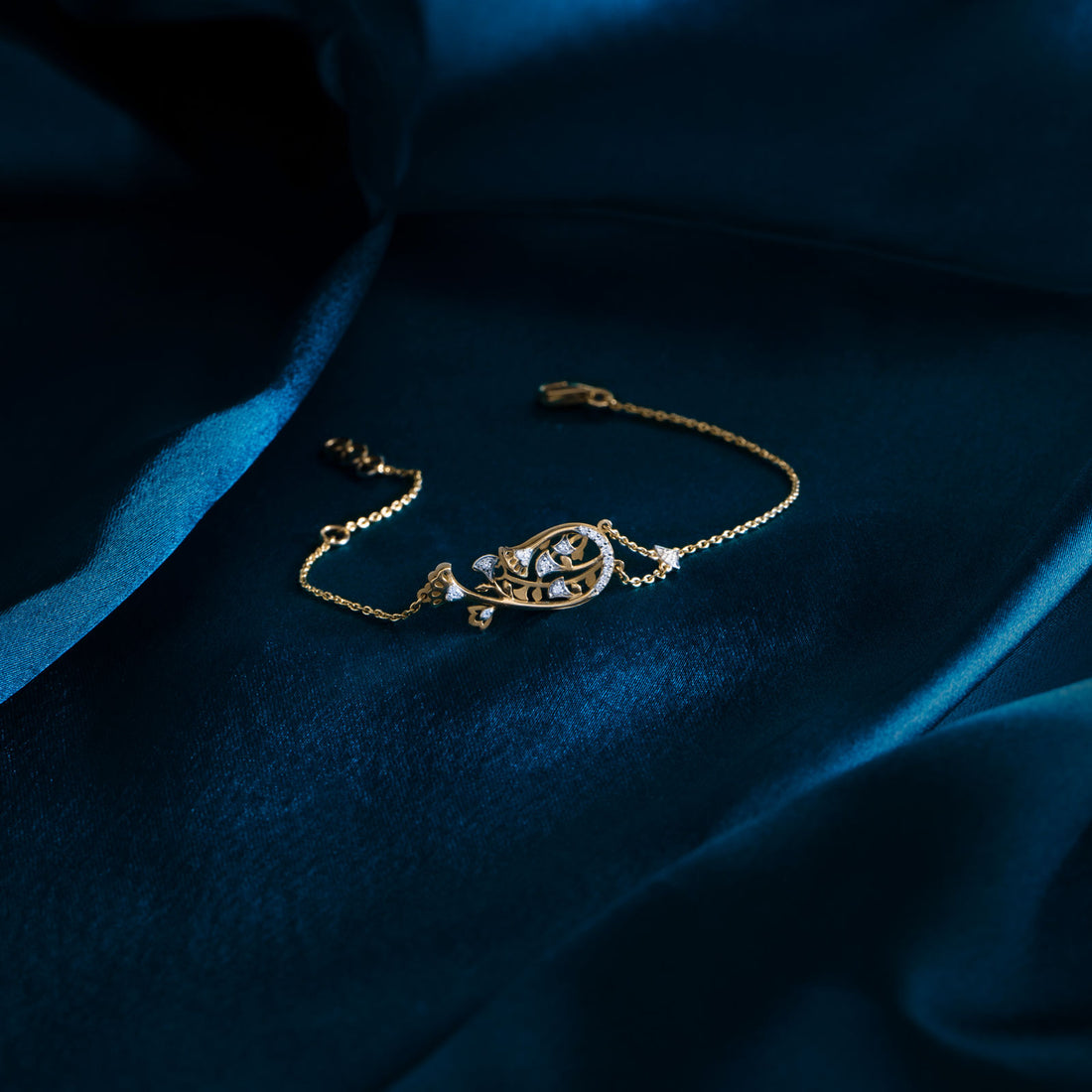 Bewitching Chain Bracelet