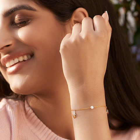 Laila Charm Pearl Bracelet
