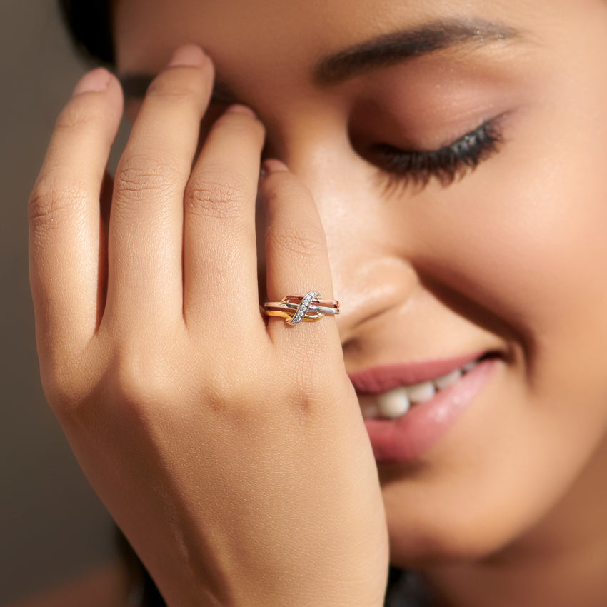 Nova Twist Infinity Diamond Ring