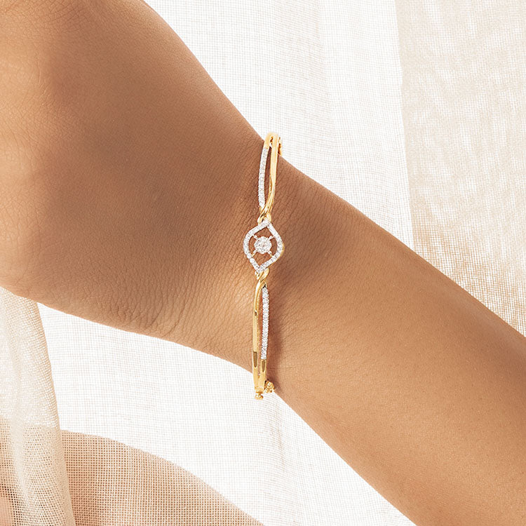 Gleaming Curve Diamond Bracelet