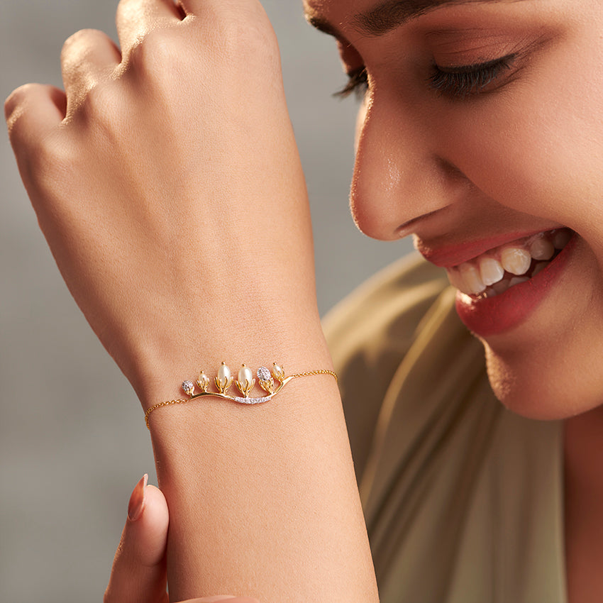 Curvy Pearl Grained Chain Bracelet