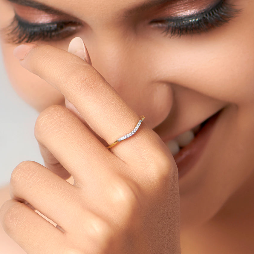 Ella Wavy Diamond Ring