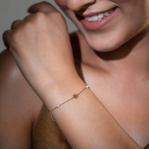 Bloom In Pearl Chain Bracelet