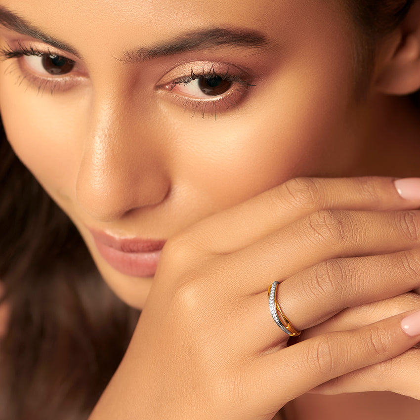 Beryl Overlapping Diamond Ring