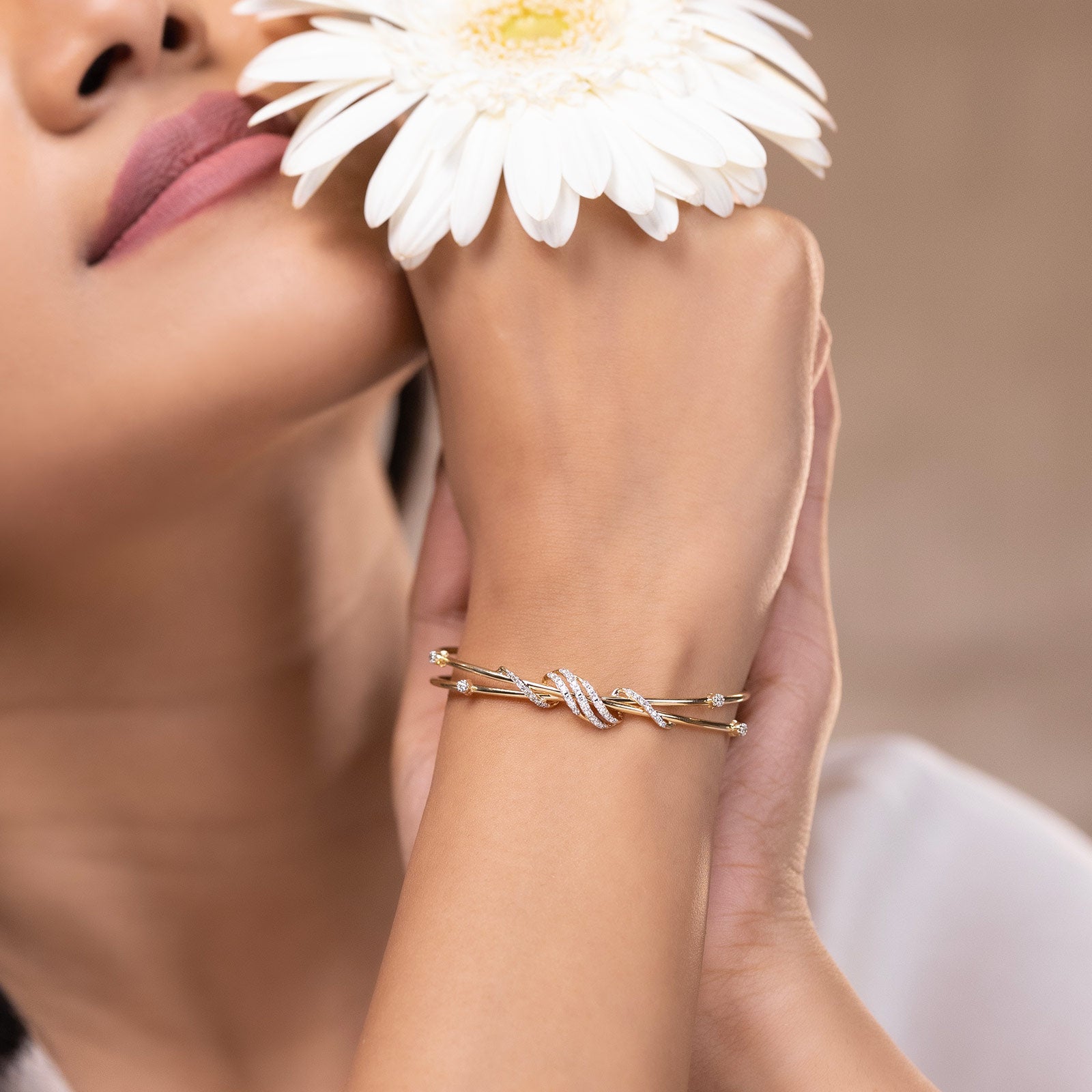 Jagvi Twisted Diamond Bracelet