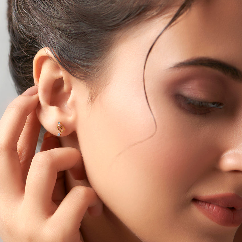 Sleek Twine Diamond Stud Earrings