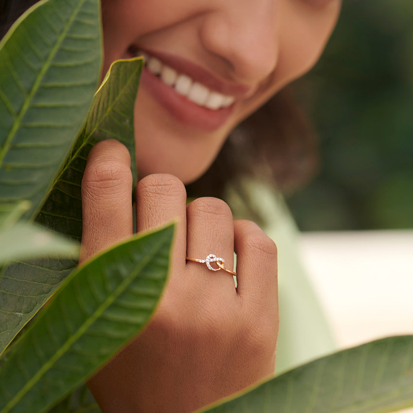 Silvia Love Knot Diamond Ring
