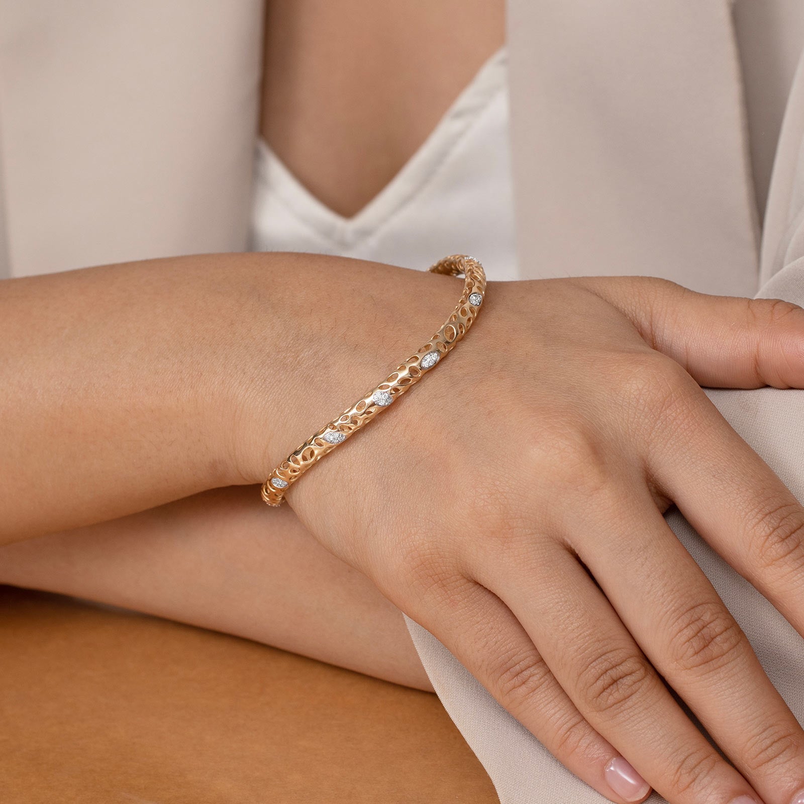 Hisana Diamond Bangle